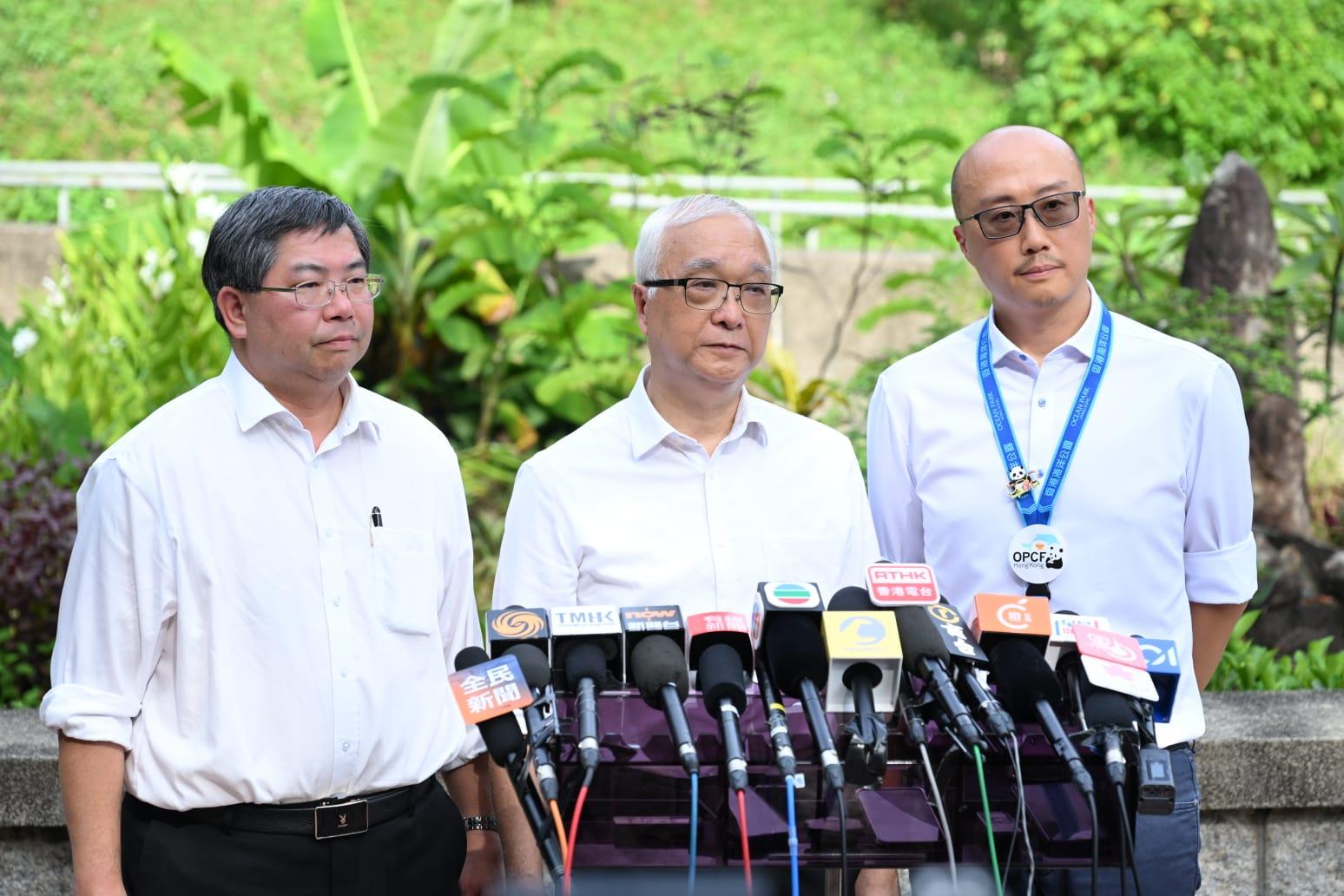 西貢鯨魚死亡|謝展寰否認署方反應遲緩,稱會就事件檢視法例,賦權漁護署日後應變。(陳奕釗攝)