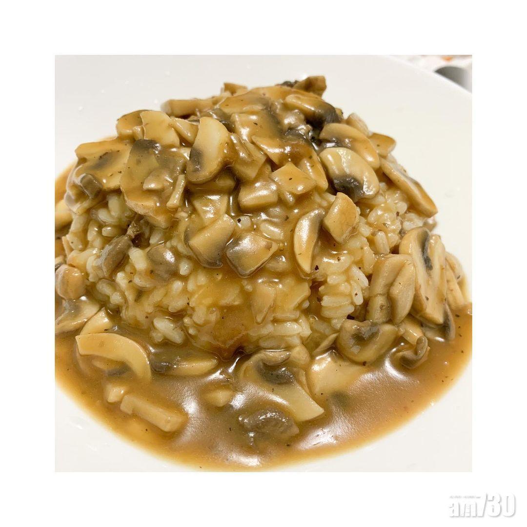 簡易食譜|KFC蘑菇飯魅力甚至比炸雞為大。(instagram@ 9cookaroo)