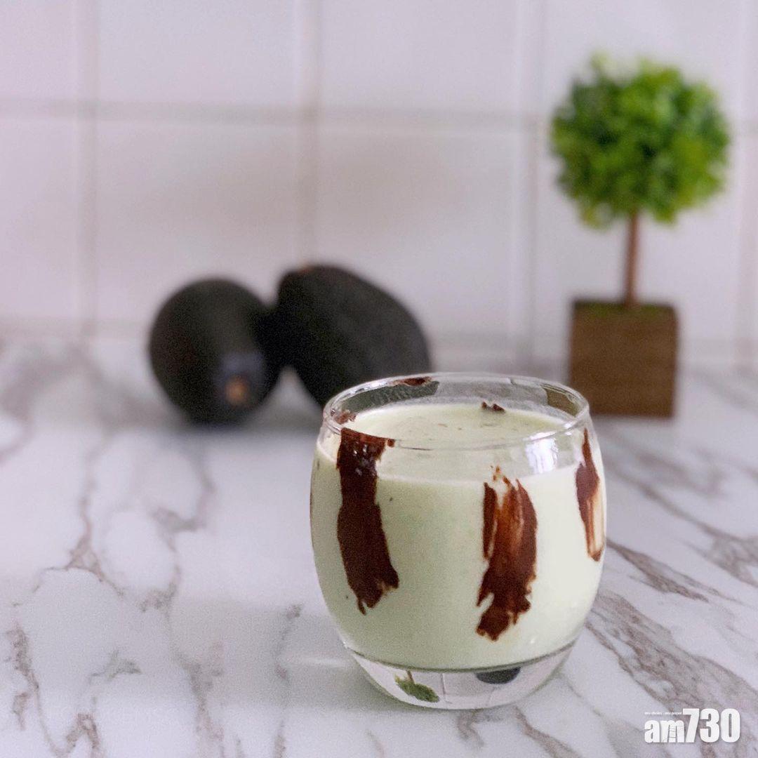 簡易食譜|亦可以加入朱古力醬「掛杯」。(instagram@ foodgemsg)