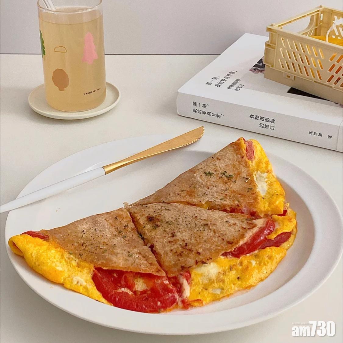 番茄食譜:除了番茄炒蛋外,亦可以煮成蛋餅,用作為早餐可是一流。