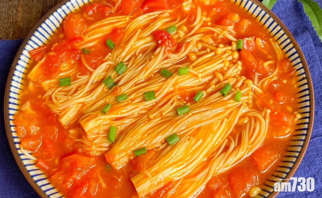 番茄食譜:番茄炒金菇的口感豐富。