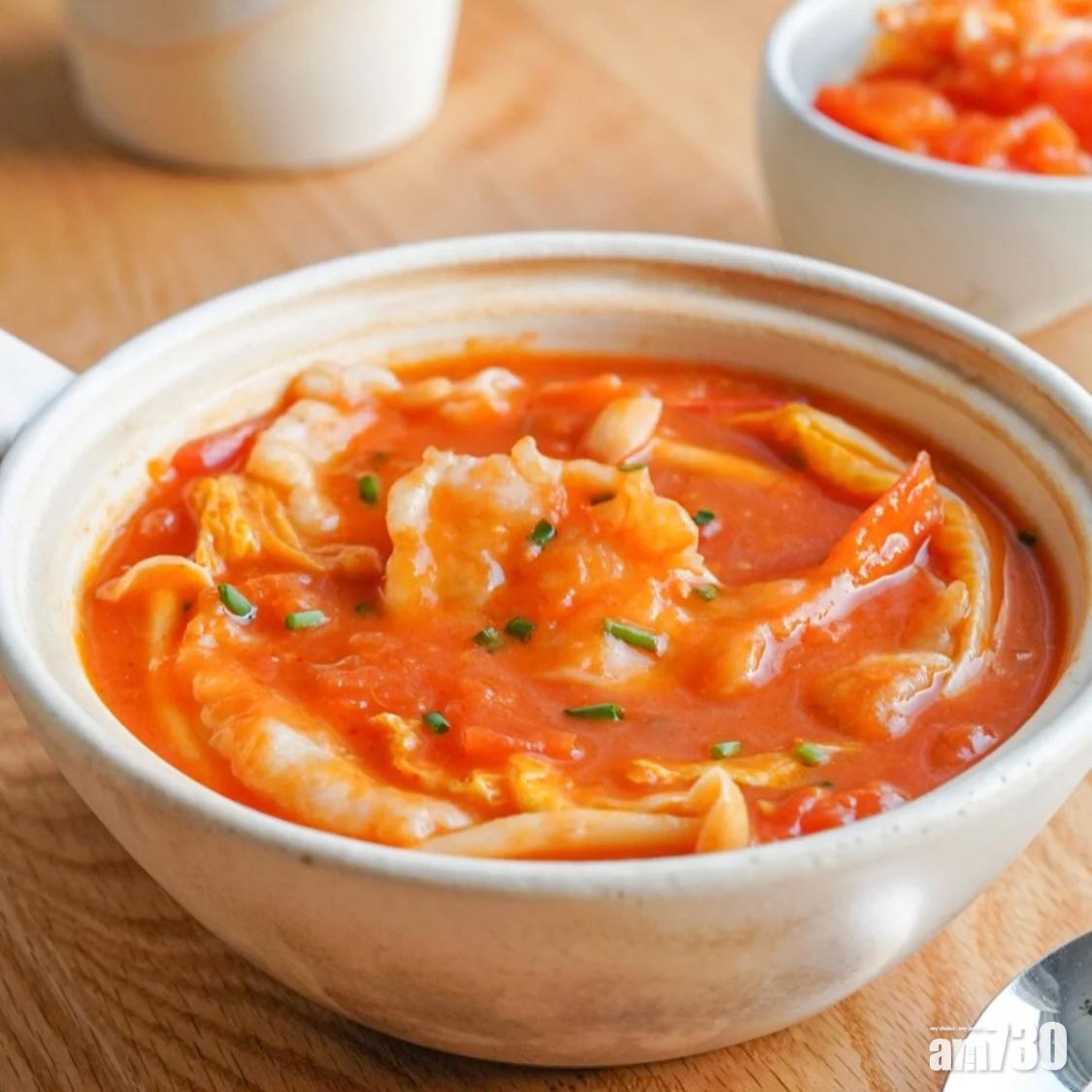 番茄食譜:無水番茄濃湯番茄湯頭十分濃郁。