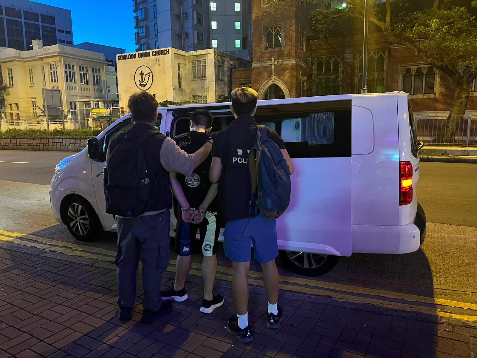 警佐敦道截查可疑男再搜單位 檢市值5.2萬可卡因拘兩男女