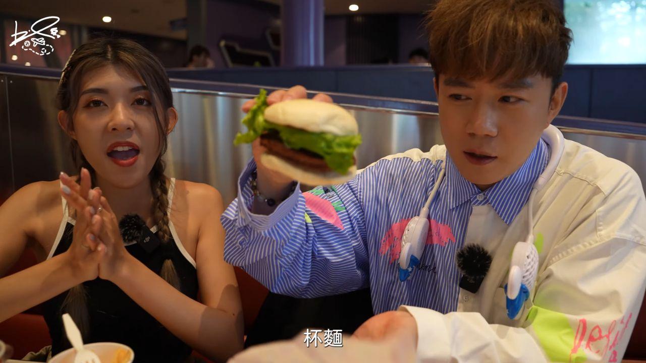 李岳與啦啦隊女神慈妹、廖廖好辣到日本旅行拍節目。(李岳Youtube截圖)