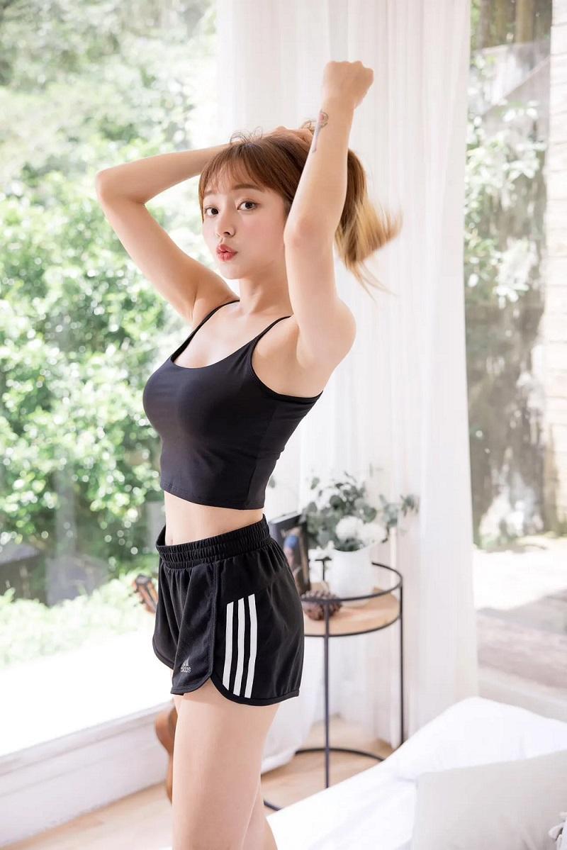 啦啦隊女神林襄新相例必吸引大批粉絲留言。