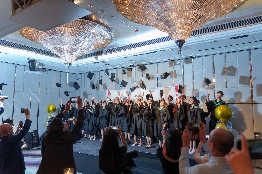 海外升學│加拿大安省網上中學(Ontario eSchool)的課程全以網上授課形式進行,學生備考DSE時同時也可以報讀,完成課程後不但能以本地生身份報讀加拿大安省大學,可以申請英國、美國、澳洲等國家的大學,為志在海外升學的學生提供更多升學選擇。