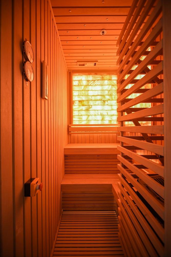 何文田傲玟會所 室內泥地網球場極罕見 每呎管理費要幾多?|多圖