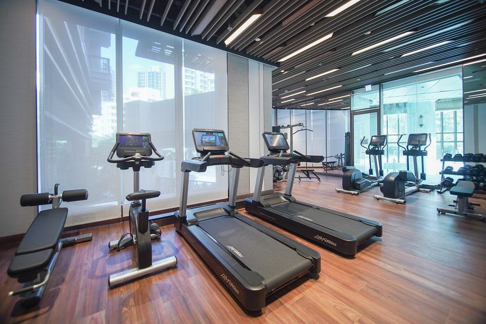 何文田傲玟會所 室內泥地網球場極罕見 每呎管理費要幾多?|多圖