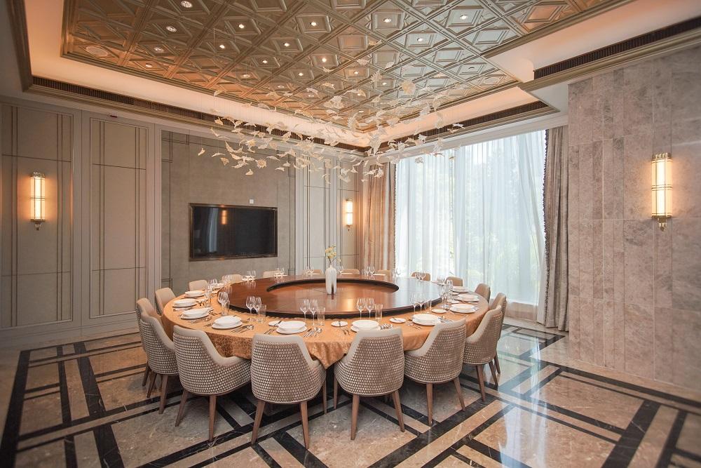 何文田傲玟會所 室內泥地網球場極罕見 每呎管理費要幾多?|多圖