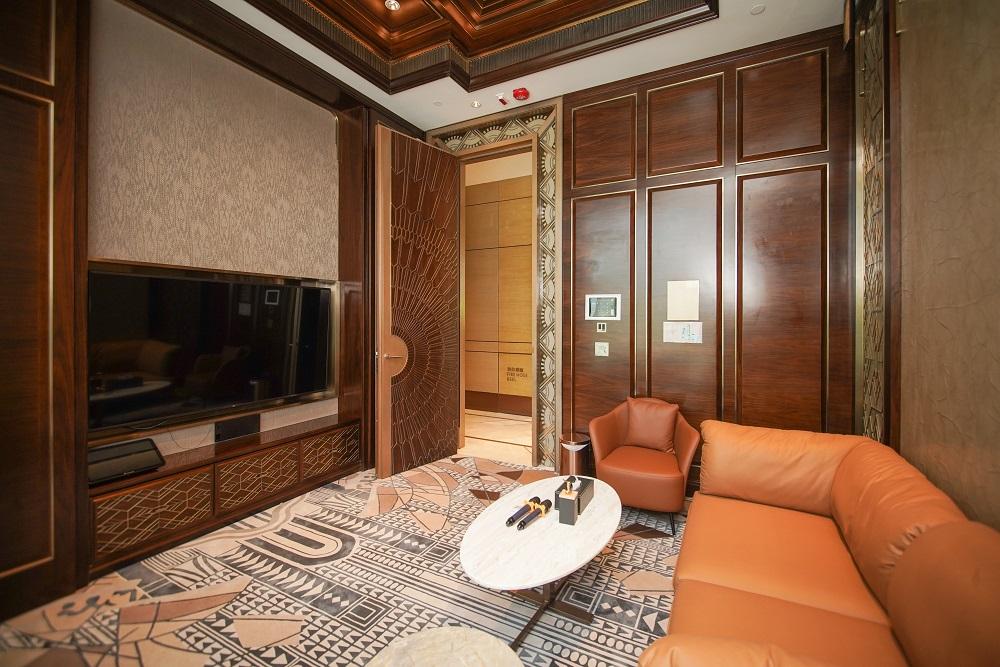 何文田傲玟會所 室內泥地網球場極罕見 每呎管理費要幾多?|多圖