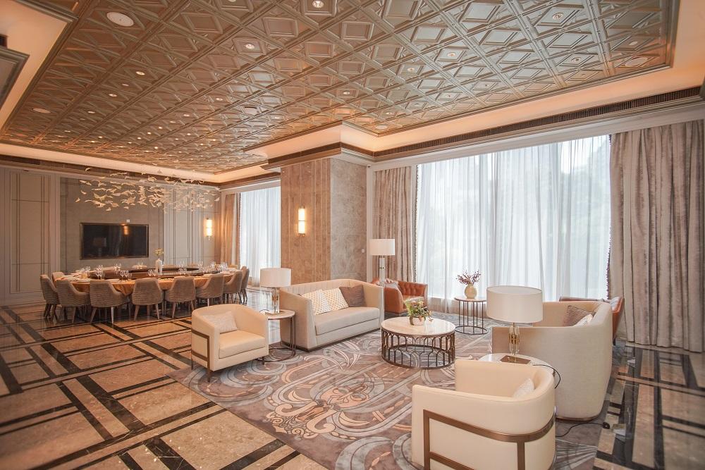 何文田傲玟會所 室內泥地網球場極罕見 每呎管理費要幾多?|多圖