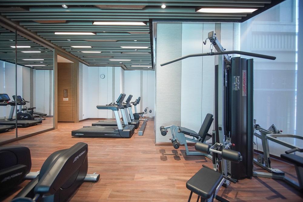 何文田傲玟會所 室內泥地網球場極罕見 每呎管理費要幾多?|多圖