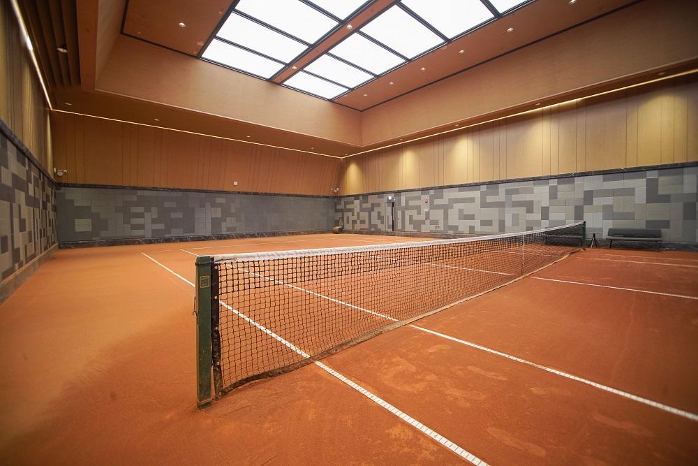 何文田傲玟會所 室內泥地網球場極罕見 每呎管理費要幾多?|多圖