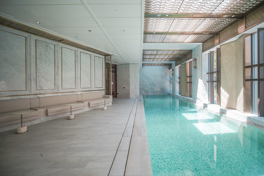 何文田傲玟會所 室內泥地網球場極罕見 每呎管理費要幾多?|多圖