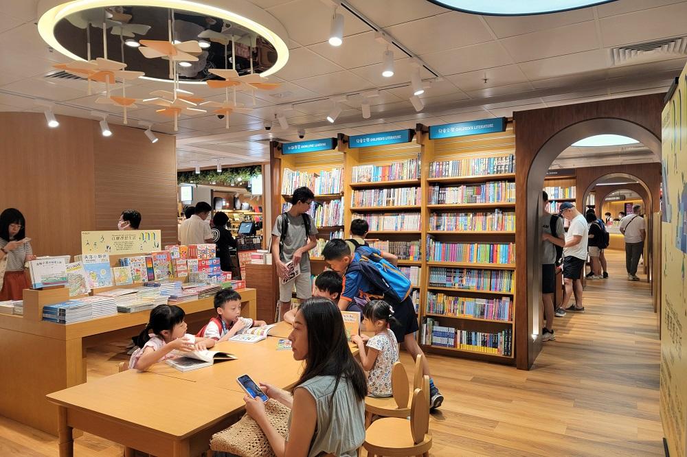 又一城誠品開幕|特色拱門設計及童趣兒童館