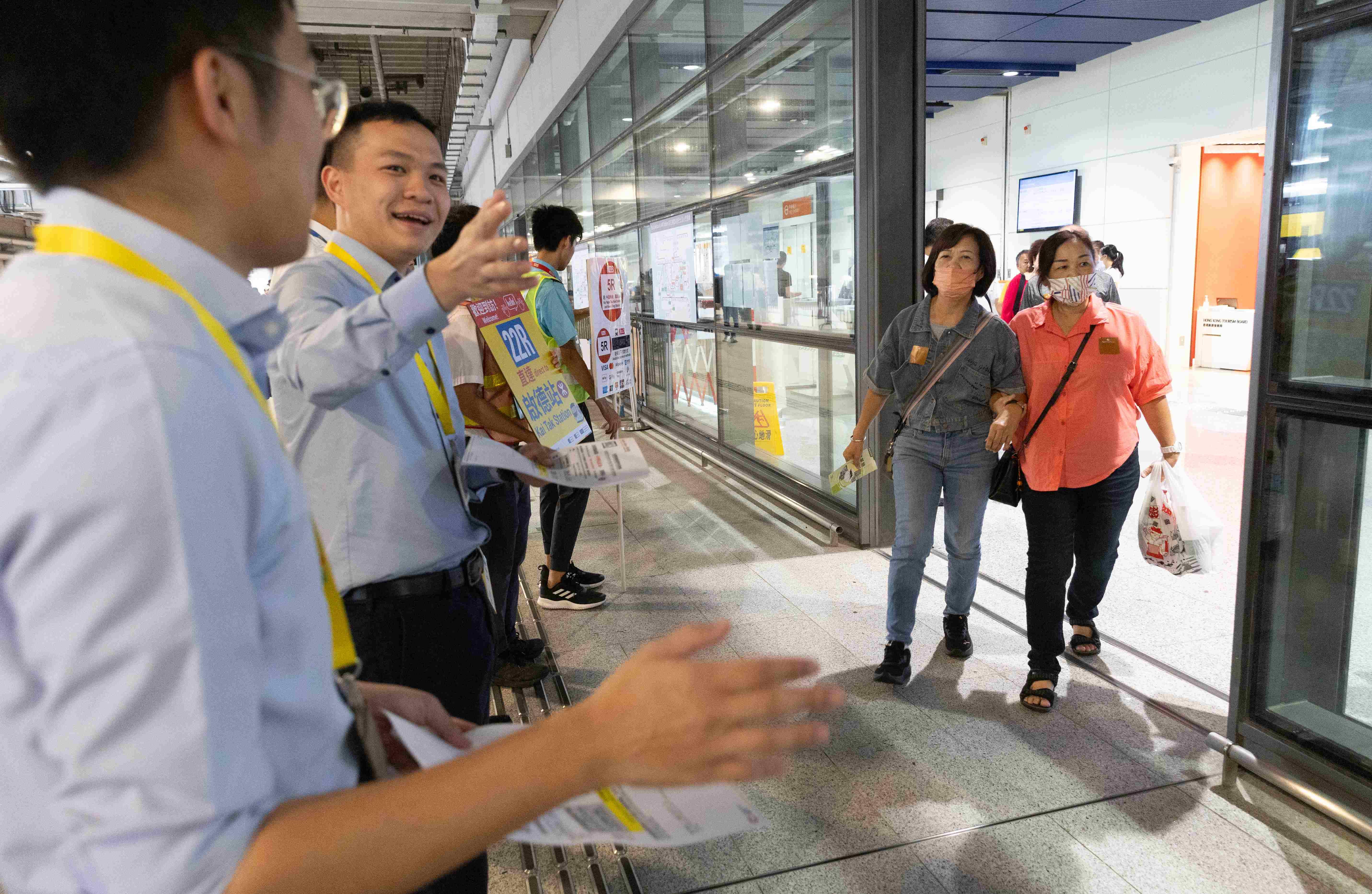 啟德 啟德郵輪碼頭交通改善措施及旅客到港情況
