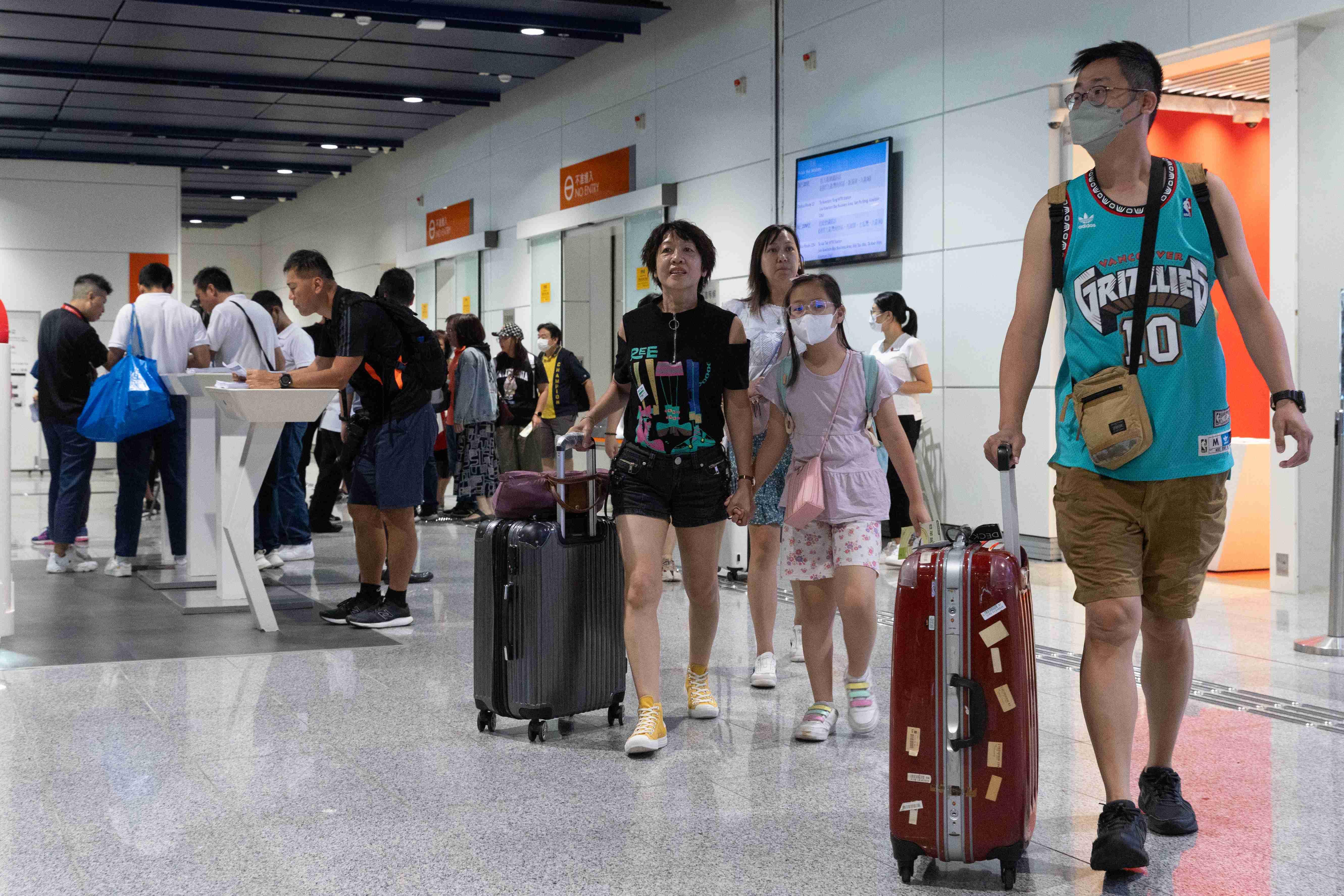 啟德 啟德郵輪碼頭交通改善措施及旅客到港情況