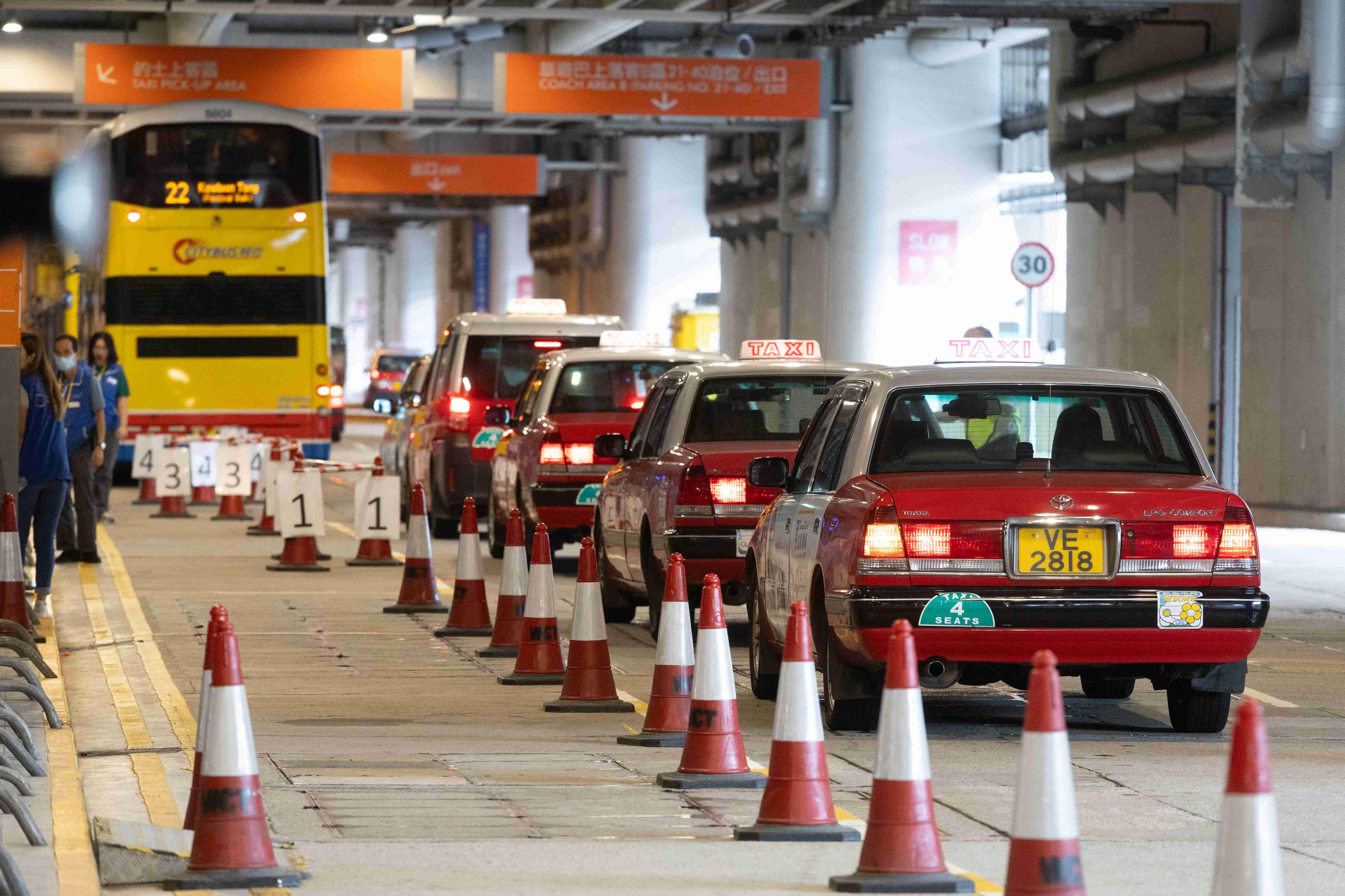 啟德 啟德郵輪碼頭交通改善措施及旅客到港情況