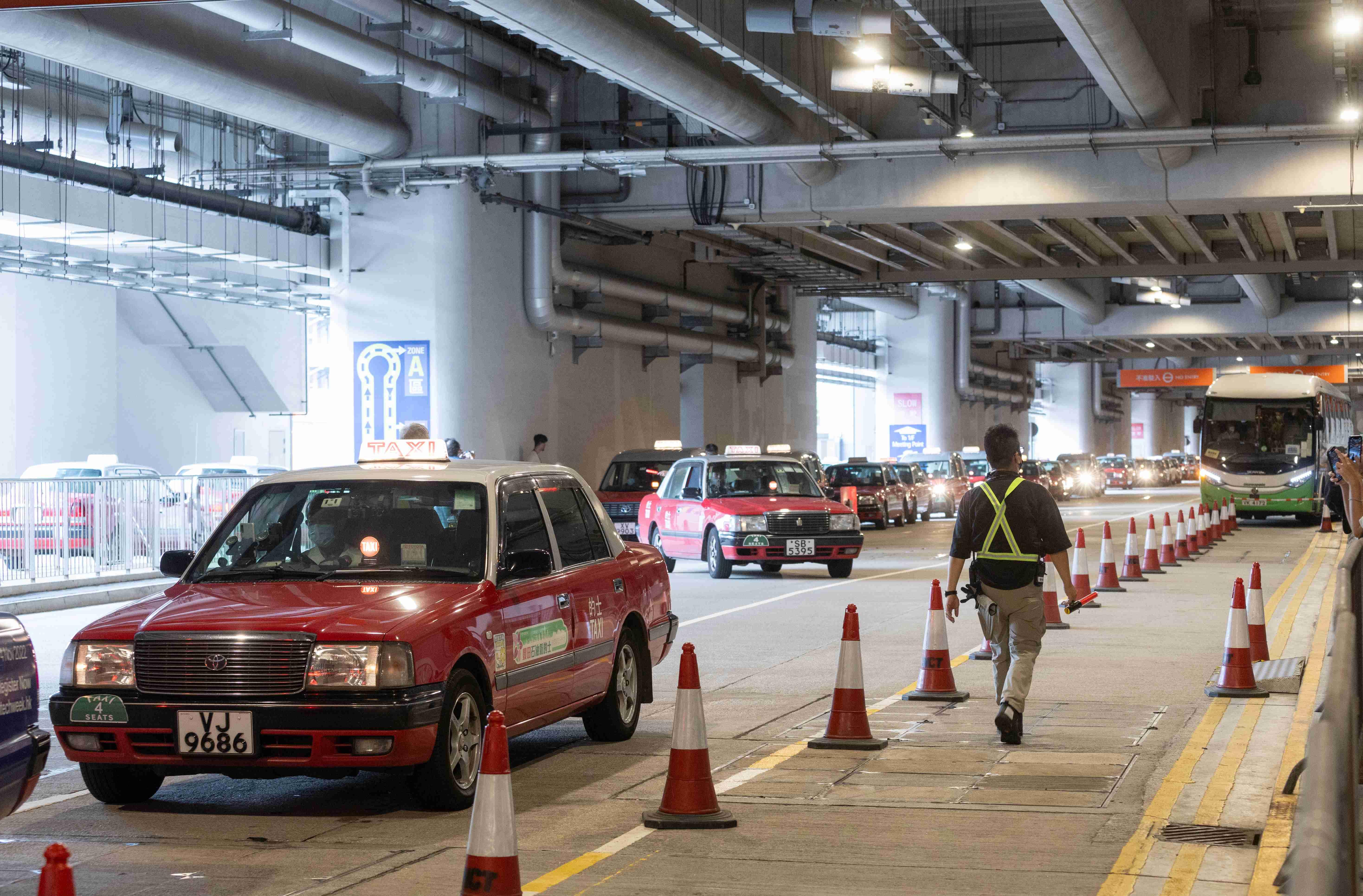 啟德 啟德郵輪碼頭交通改善措施及旅客到港情況