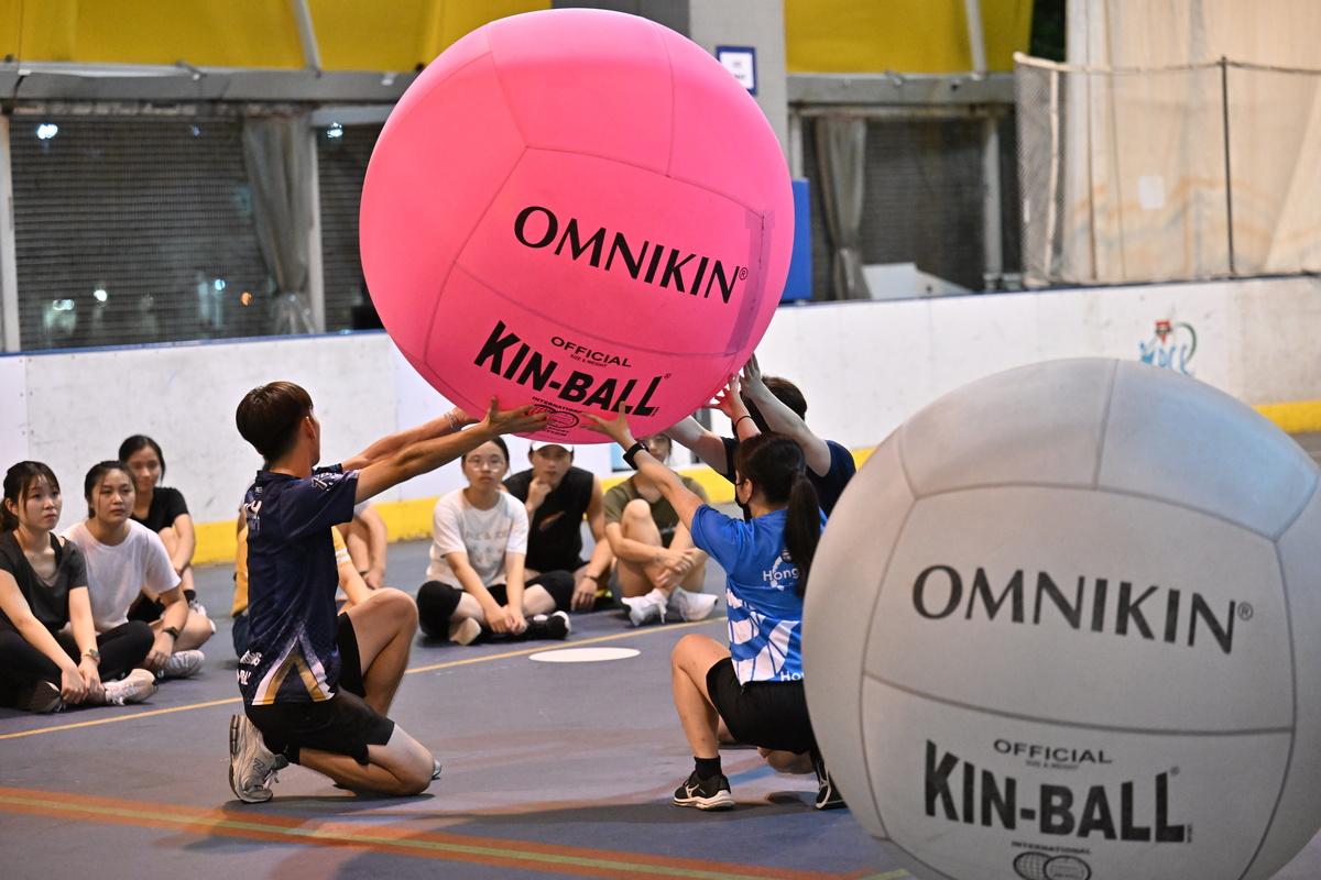 健球比賽中會使用一個直徑達1.22米的巨型球體。(政府新聞處)
