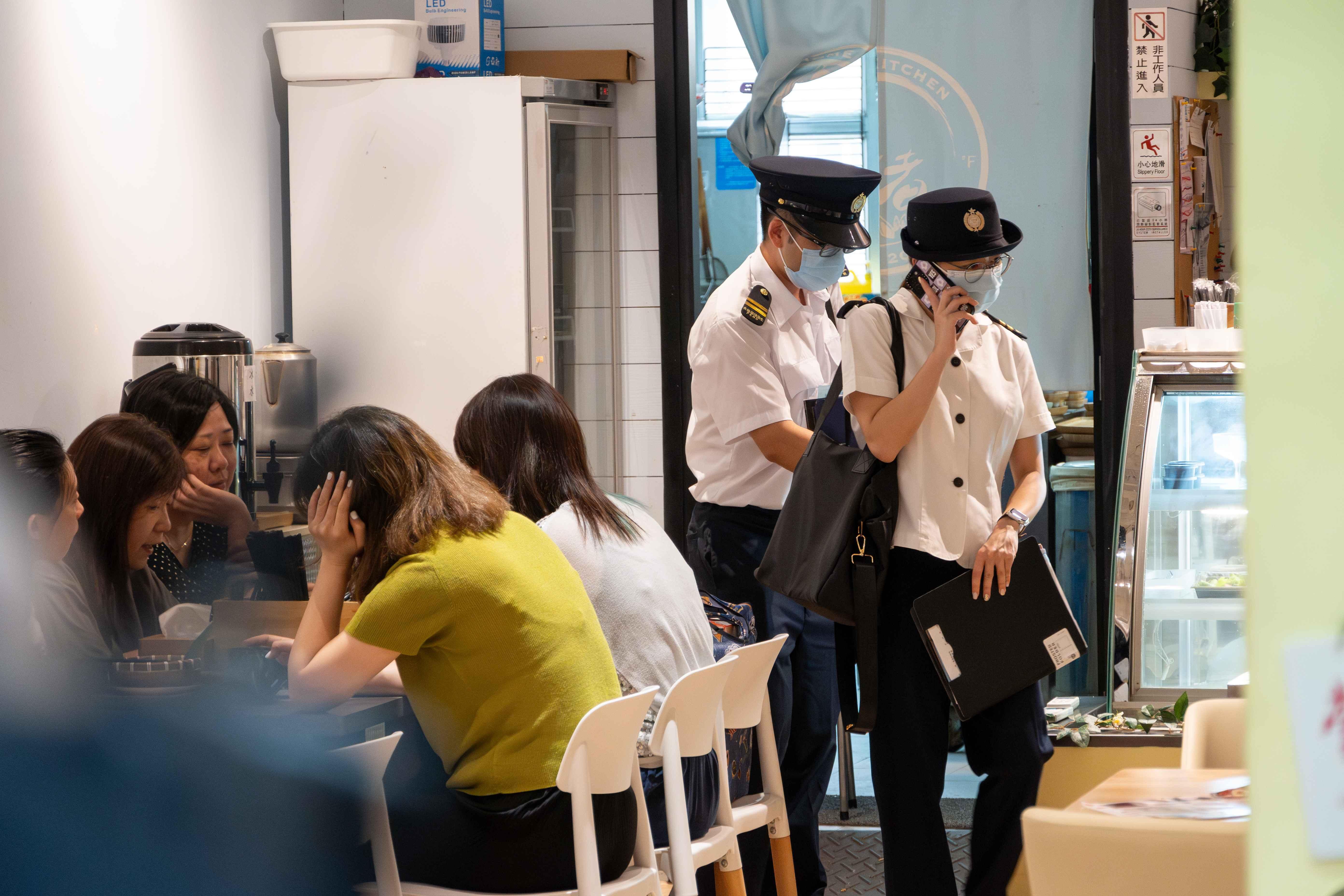 駱駝漆大廈 食環署派員巡查觀塘駱駝漆大廈食肆