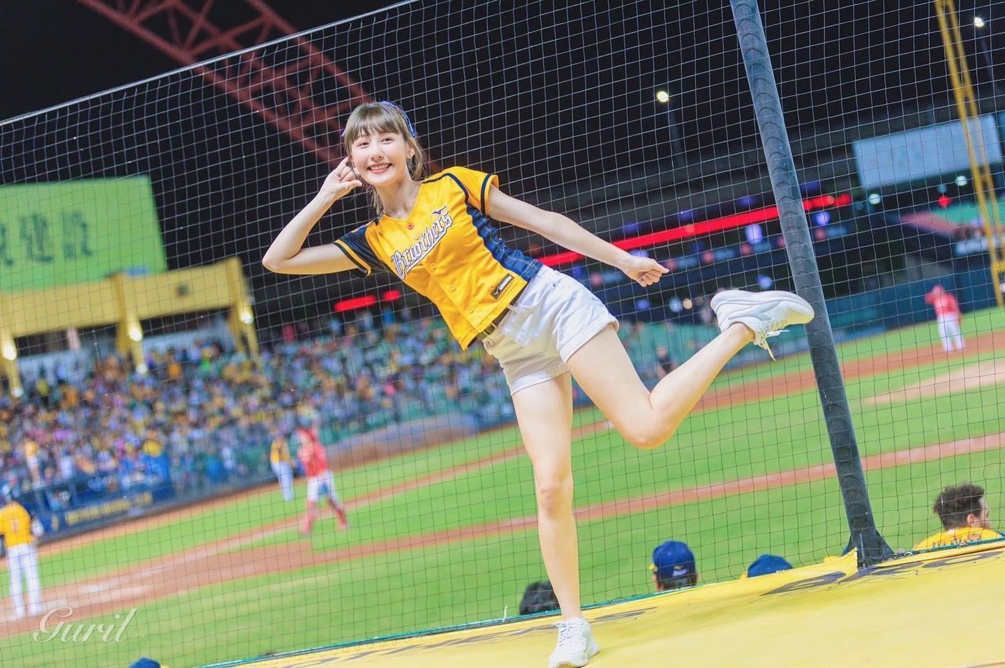 啦啦隊女神畇二透露曾在租屋處遇到咸濕鬼「性騷擾」。