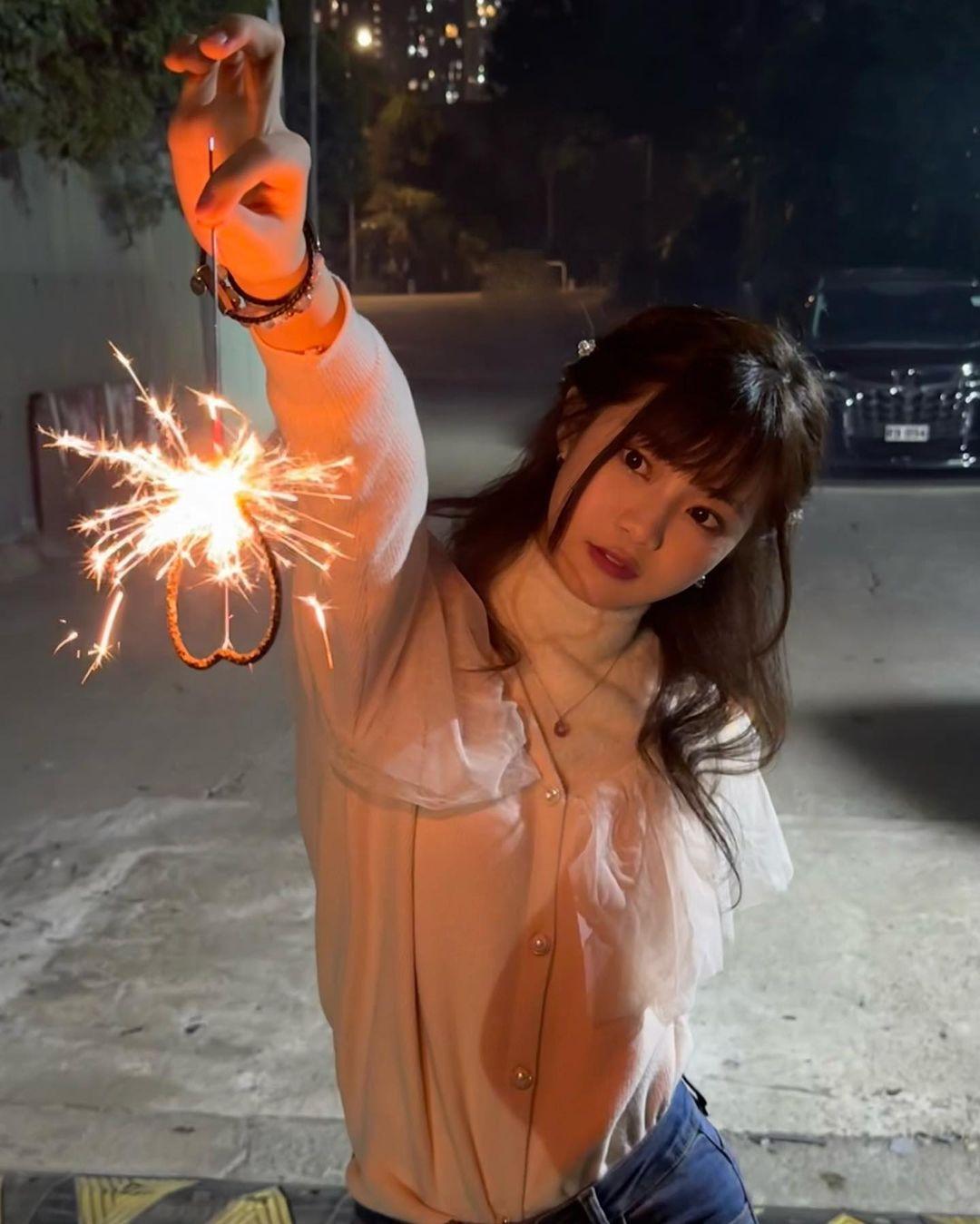 「港版周子瑜」區明妙IG靚相。(區明妙IG)