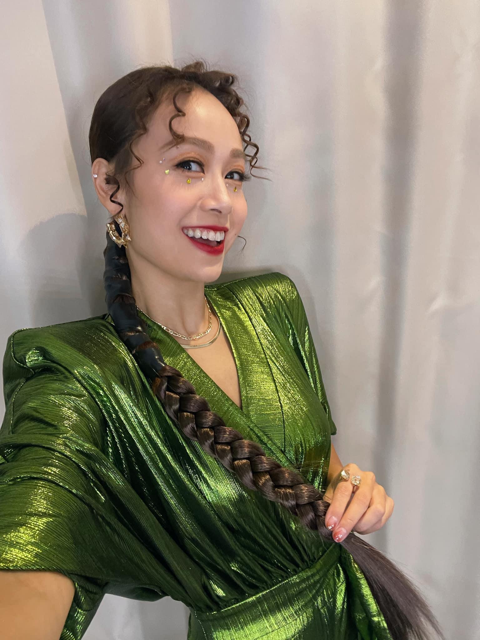 黃心穎今年在社文網站活躍,不時上載工作照。(黃心穎 FB)