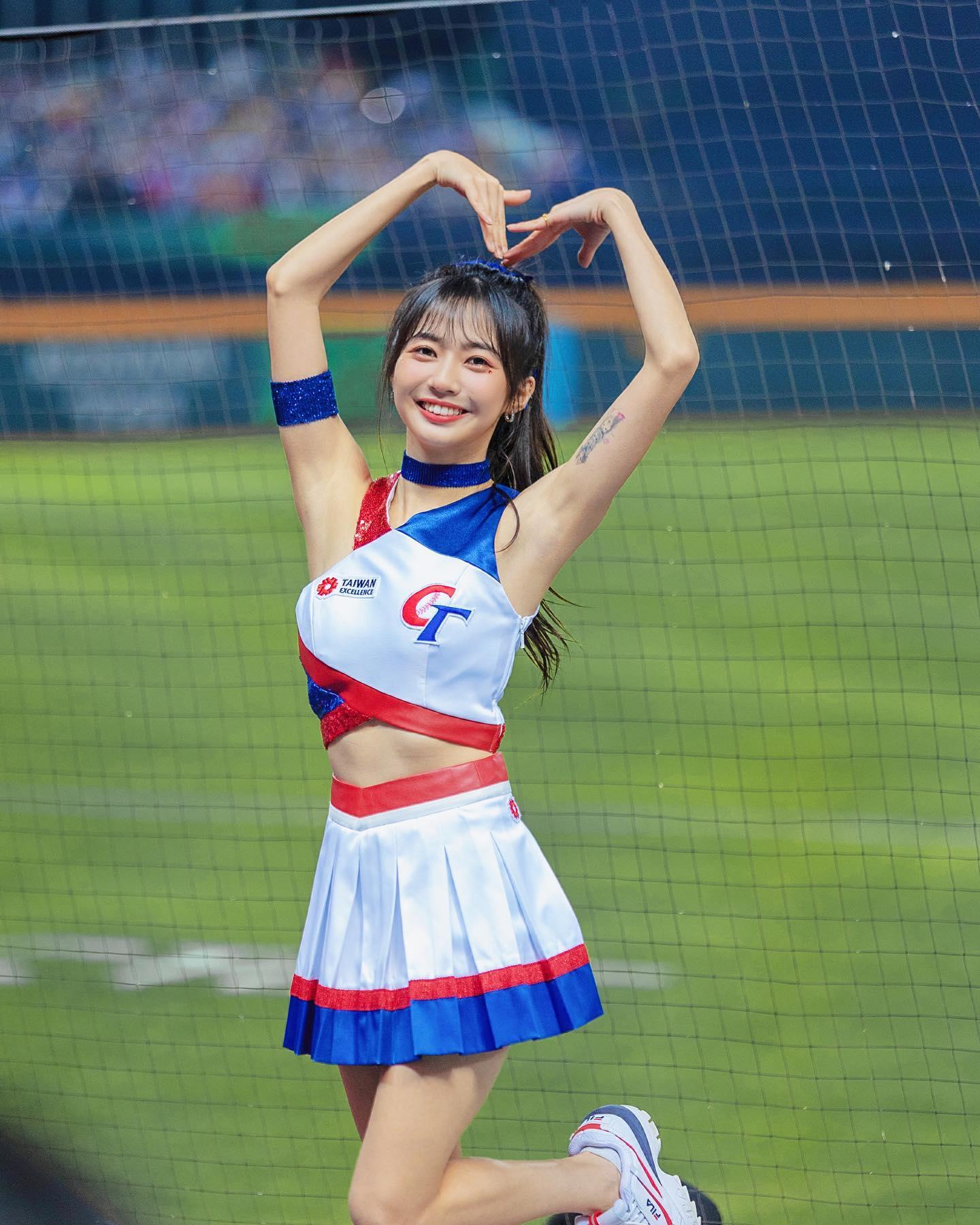 慈妹(彭翊慈)為Fubon Angels啦啦隊成員,街舞出身。(慈妹fb)