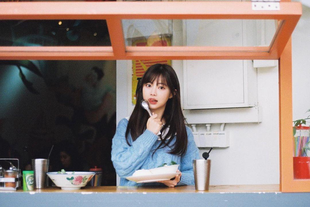 「港版周子瑜」區明妙IG靚相。(區明妙IG)