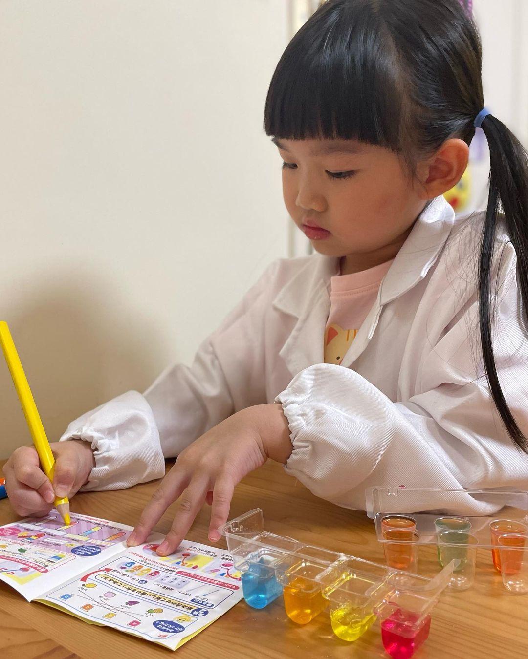 玩得又食得│知育菓子不但外型新奇有趣,更將各式生活場景及大型節慶融入其中,讓玩家可以在DIY動手製作糖果的過程中,同時增加智慧。