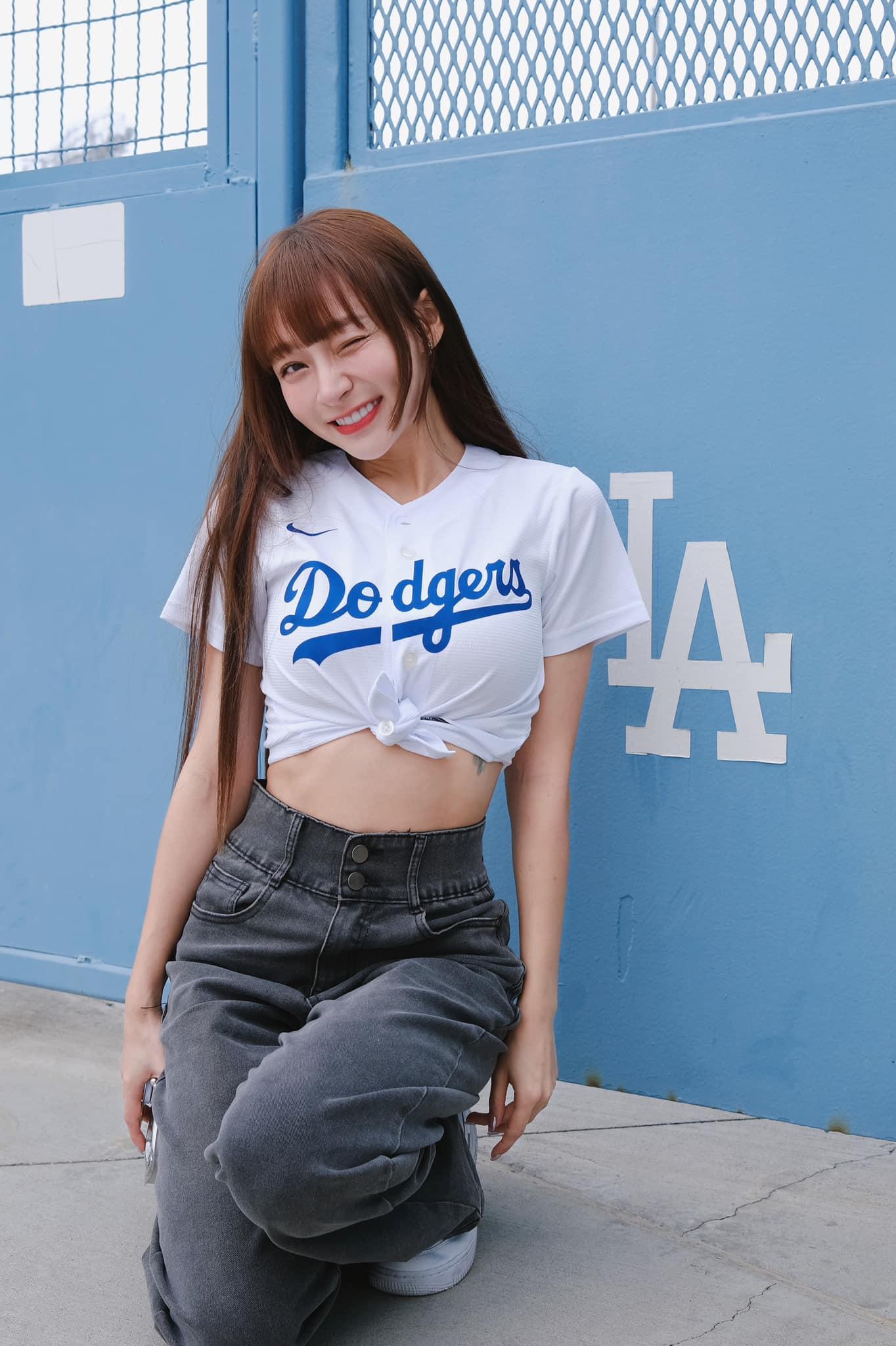 林襄身材出眾,身高1.6米,9月5日生日。(林襄FB)