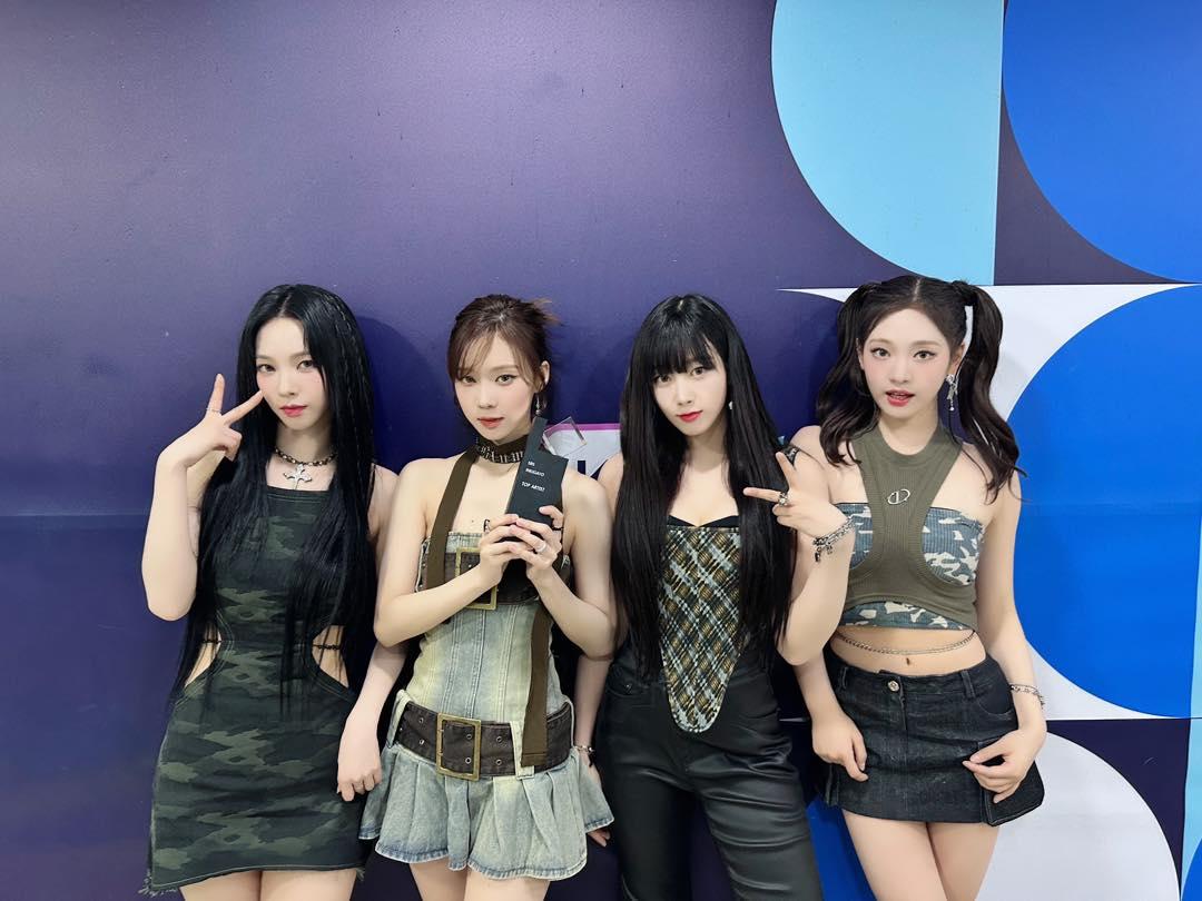 aespa由Ningning、Karina、Giselle、Winter組成。