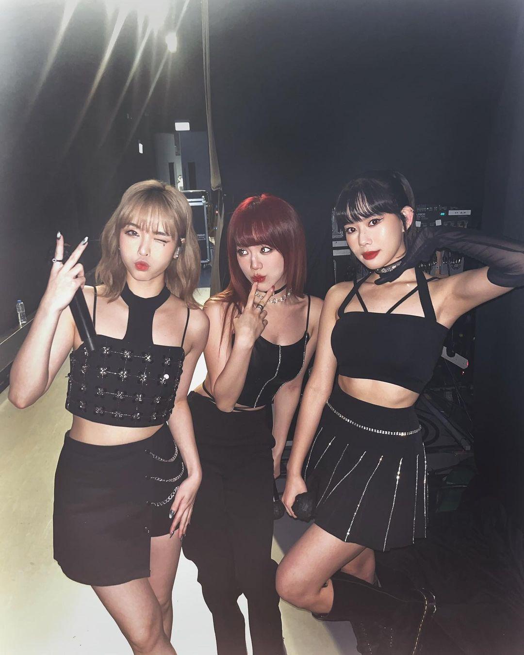 EOS由Hazelle(中)、Summer、Lokyi(右)組成,首上《Chill Club》落力跳唱獲讚 網民:好睇過COLLAR