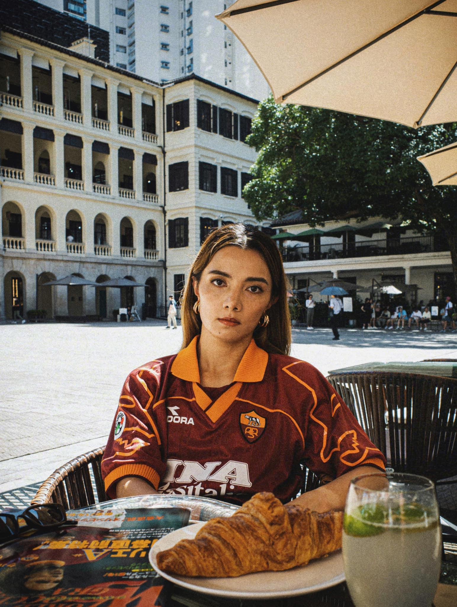 《絲打講英超》主持,香港女足球員郭靖雯