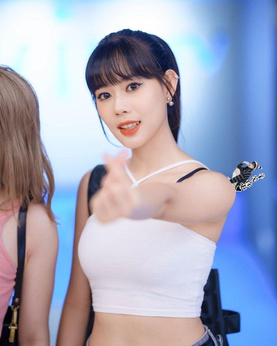 EOS由Hazelle、Summer、Lokyi(圖)組成,首上《Chill Club》落力跳唱獲讚 網民:好睇過COLLAR