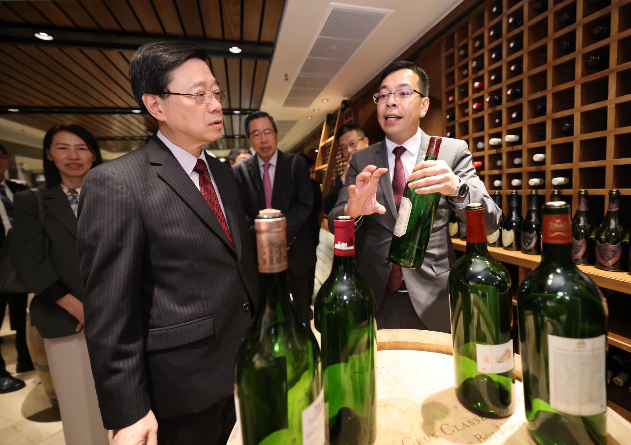 Ray Online|李家超到國際廚藝學院 了解培訓發展及餐飲業新趨勢