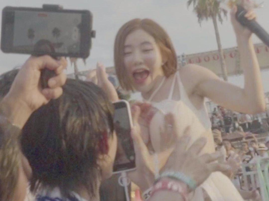 DJ Soda出席活動時,被多名人士胸襲。