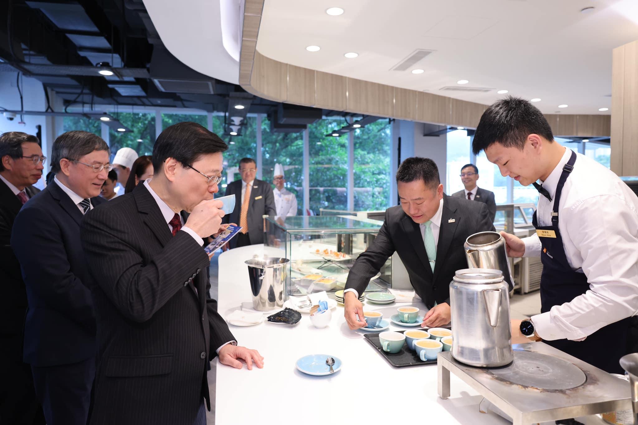 Ray Online|李家超到國際廚藝學院 了解培訓發展及餐飲業新趨勢