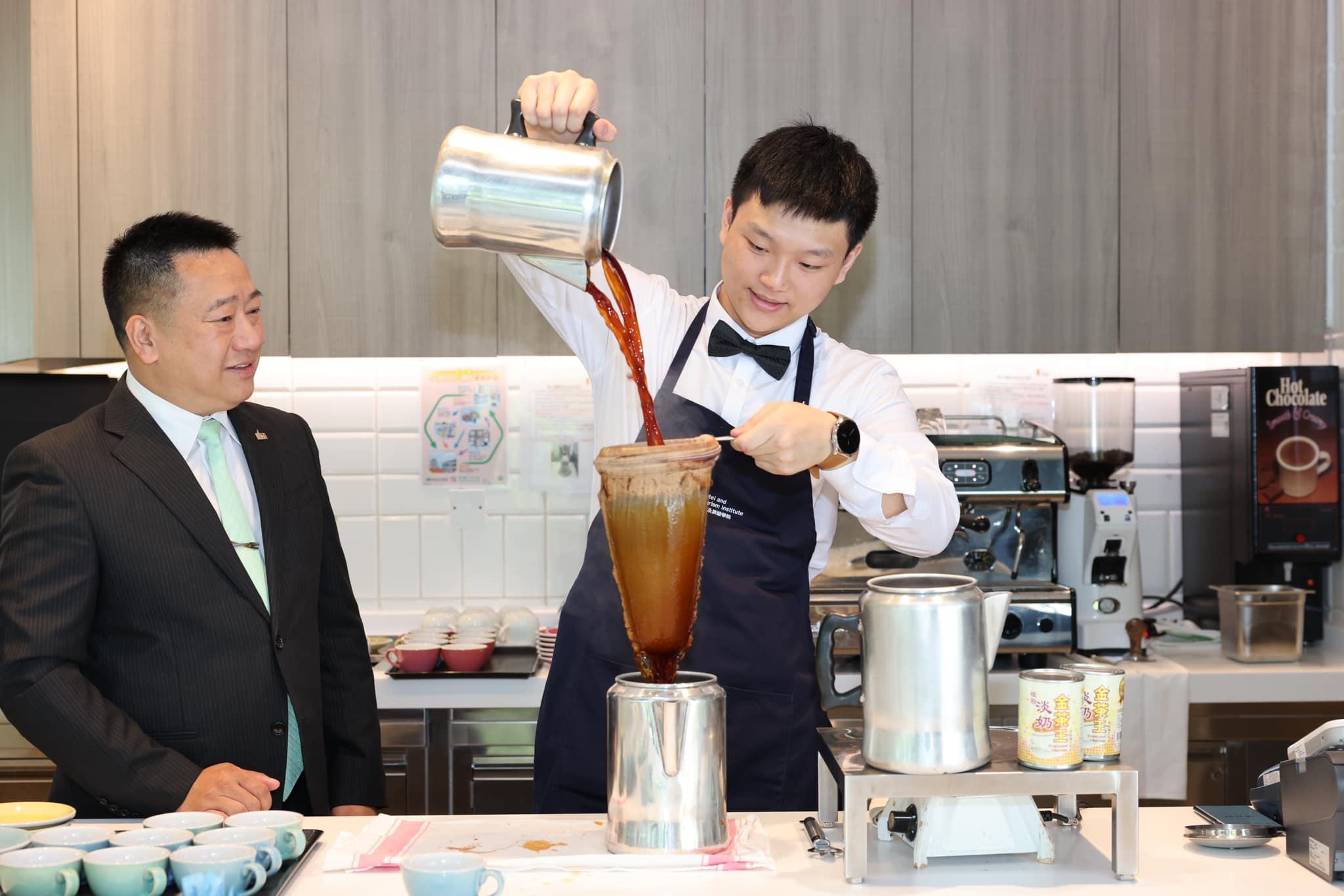 Ray Online|李家超到國際廚藝學院 了解培訓發展及餐飲業新趨勢