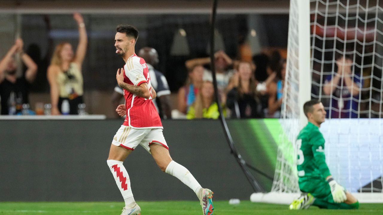 阿仙奴去仗擊敗巴塞隆拿,今場或輪換留力周日社區盾。(美聯社)