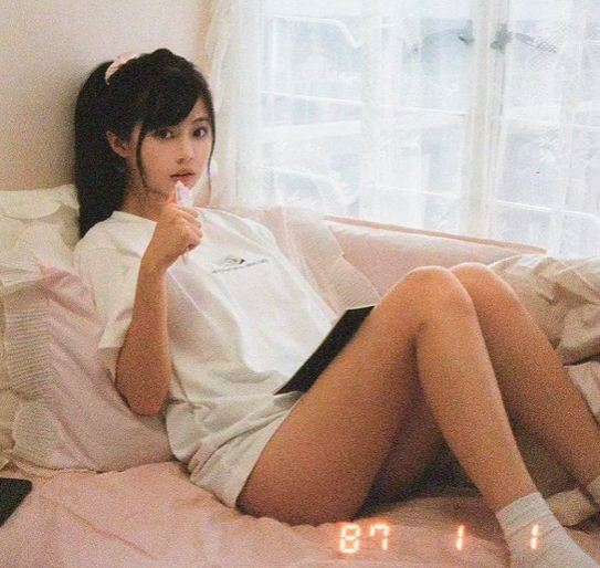 區明妙學生妹造型。(區明妙IG)