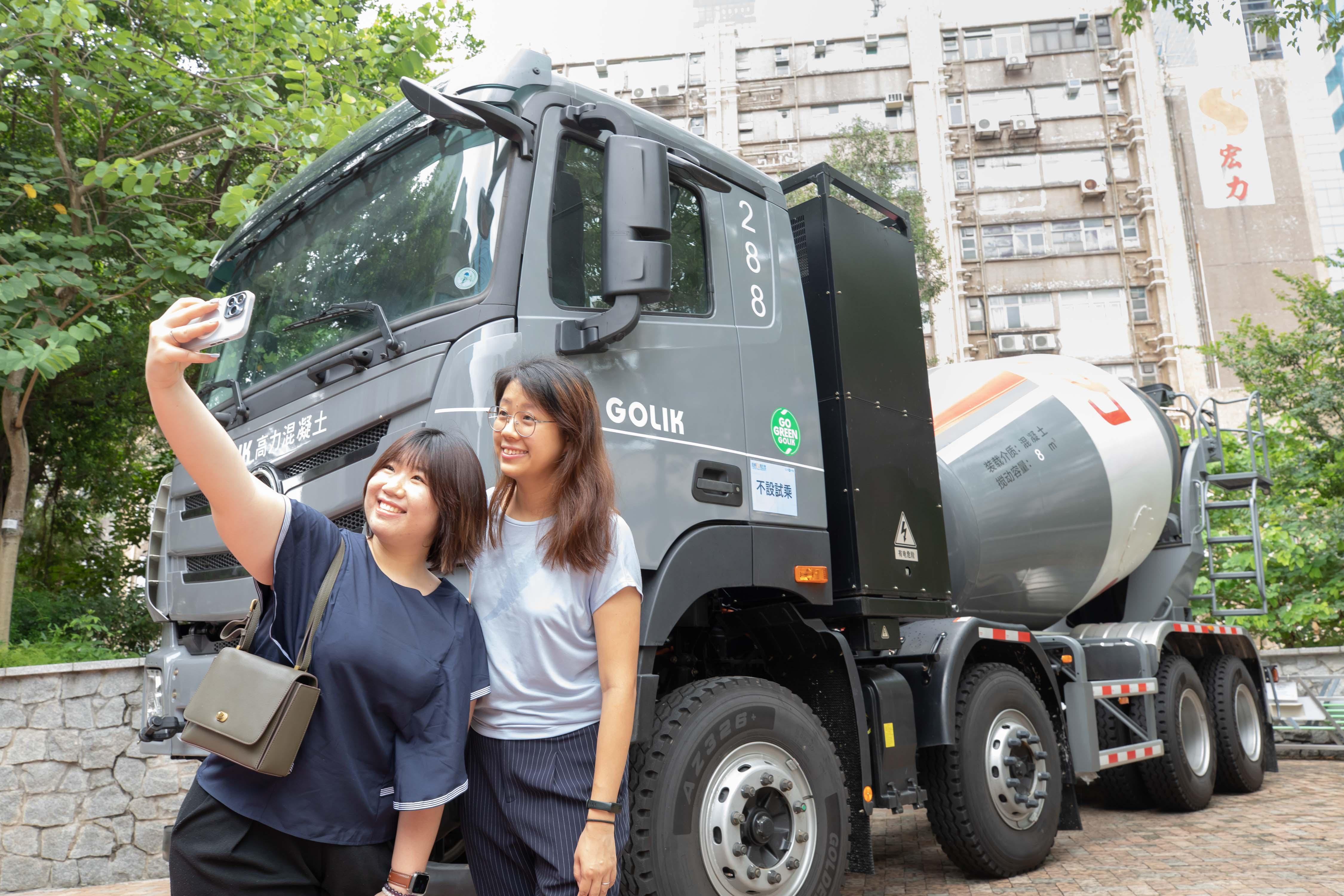 同場展出的電動混凝土車(田螺車)也是打卡熱點。