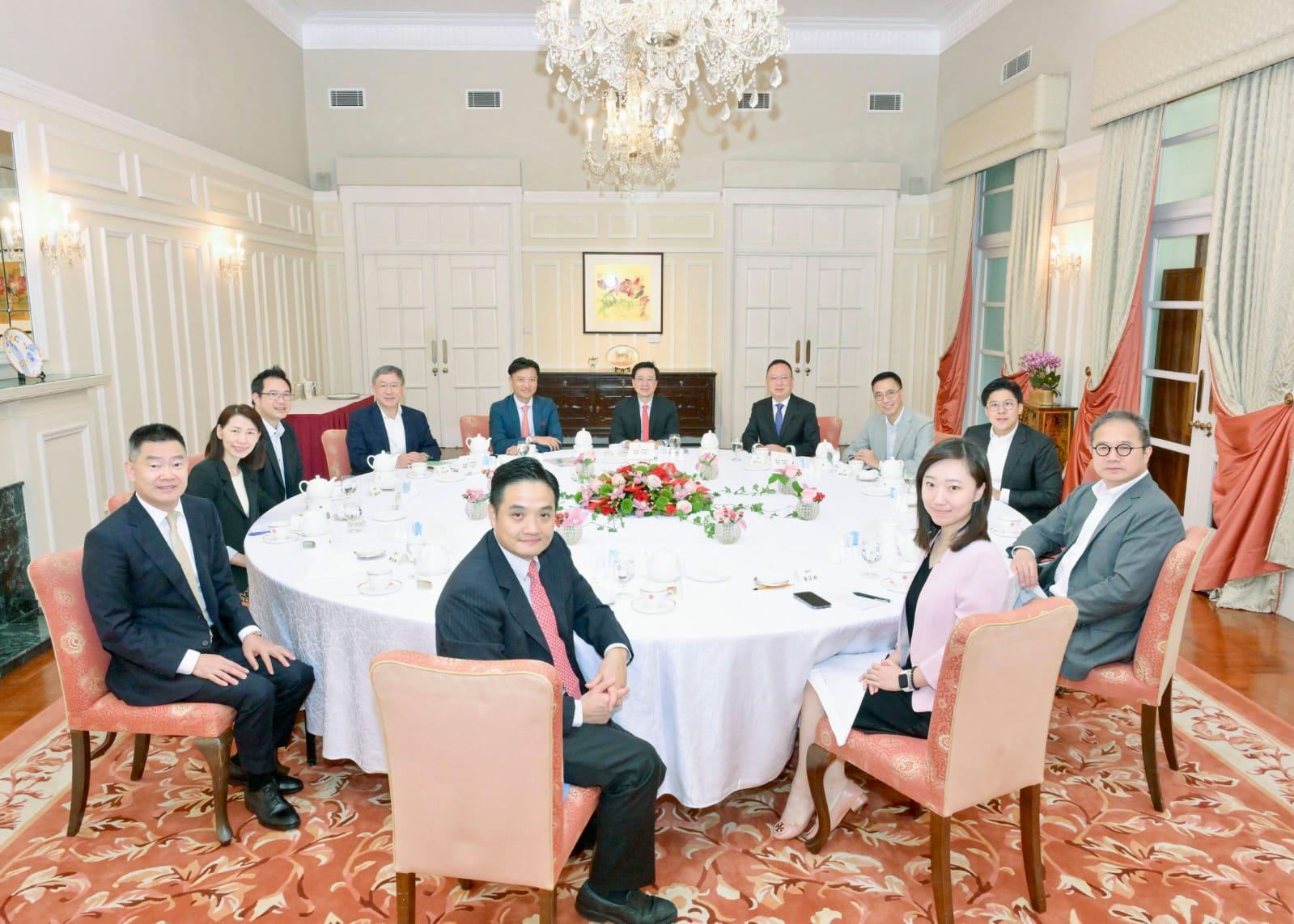 行政長官午餐會 議員倡舉辦演唱會推動夜經濟