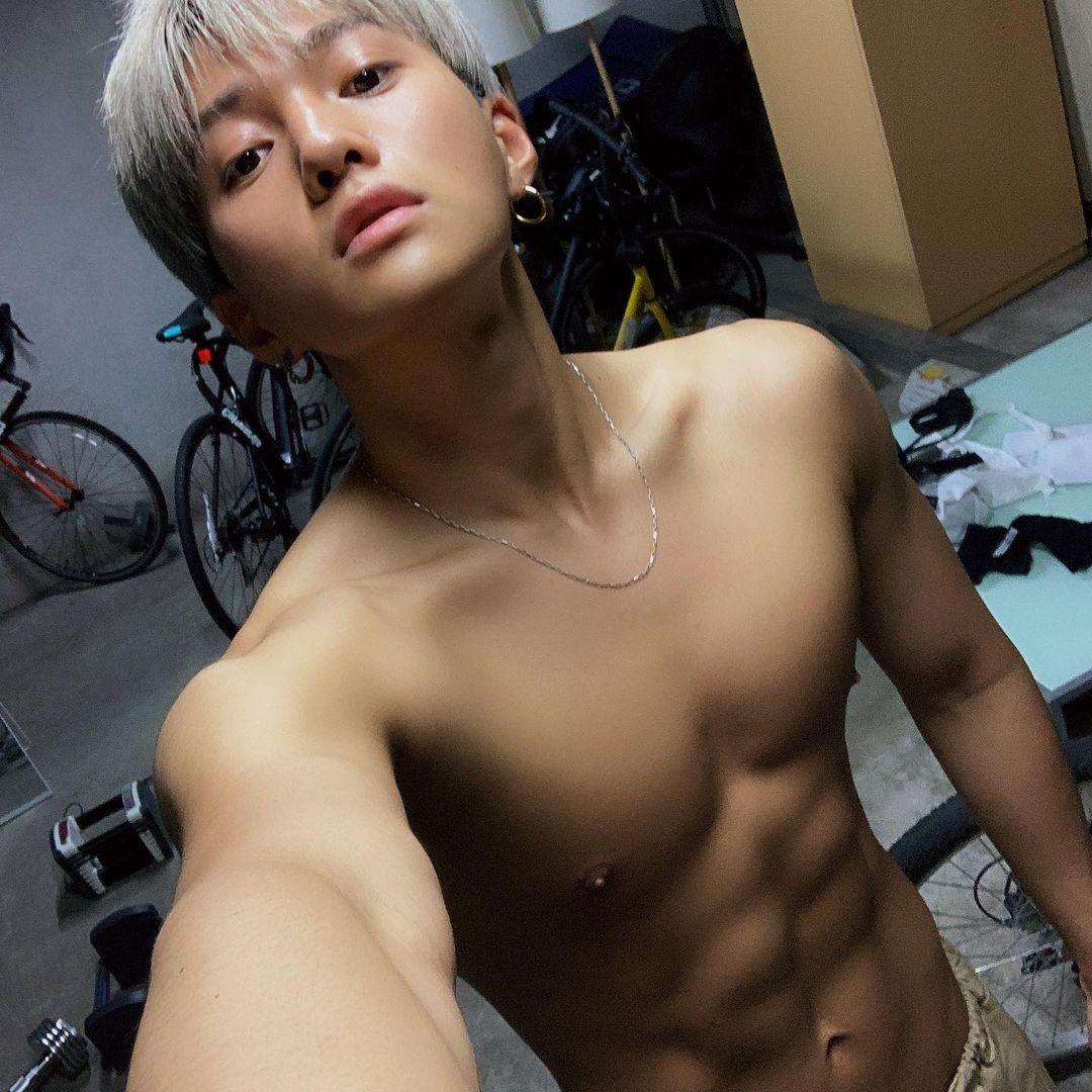 八木勇征在求學時期積極減肥後,成功操出「童顏巨肌」。