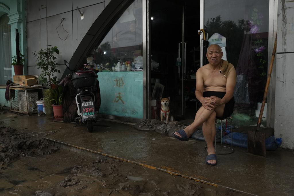 北京暴雨|增至11死27人失聯 房價萬元頂奢酒店遭沖毀。(美聯社)