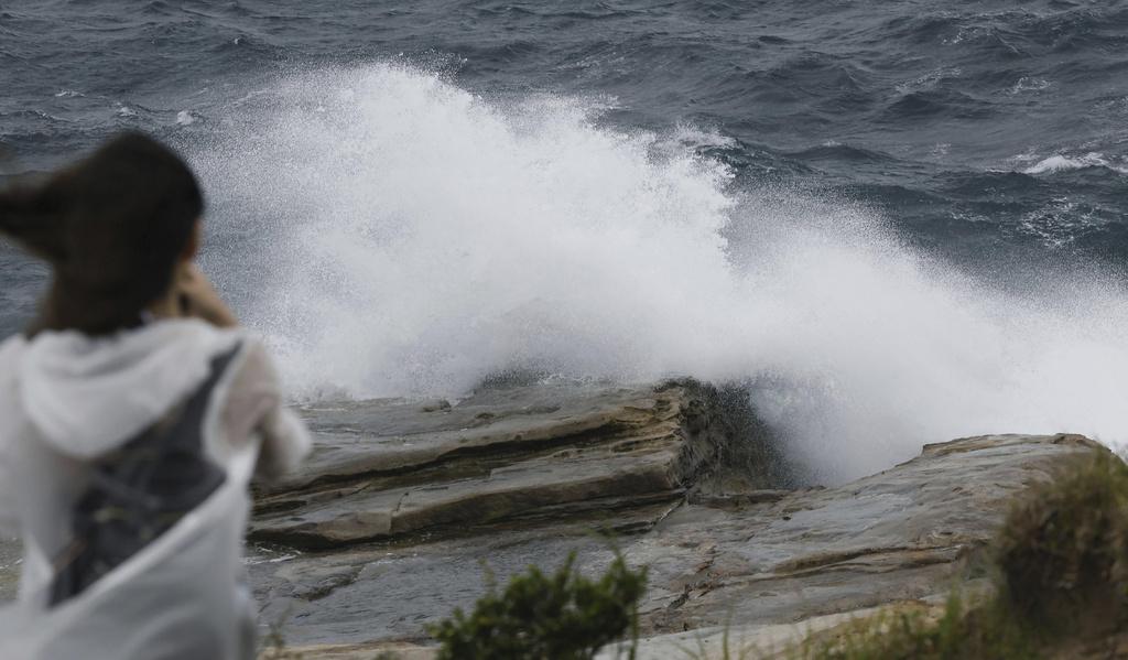 颱風吹襲日本(AP)