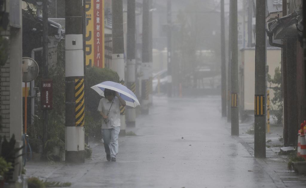 颱風蘭恩|和歌山縣田邊市連場大雨。(美聯社)