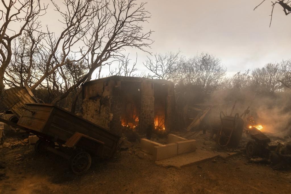 土耳其山火|大風助長火勢 30架飛機灌救仍無法控制(美聯社)