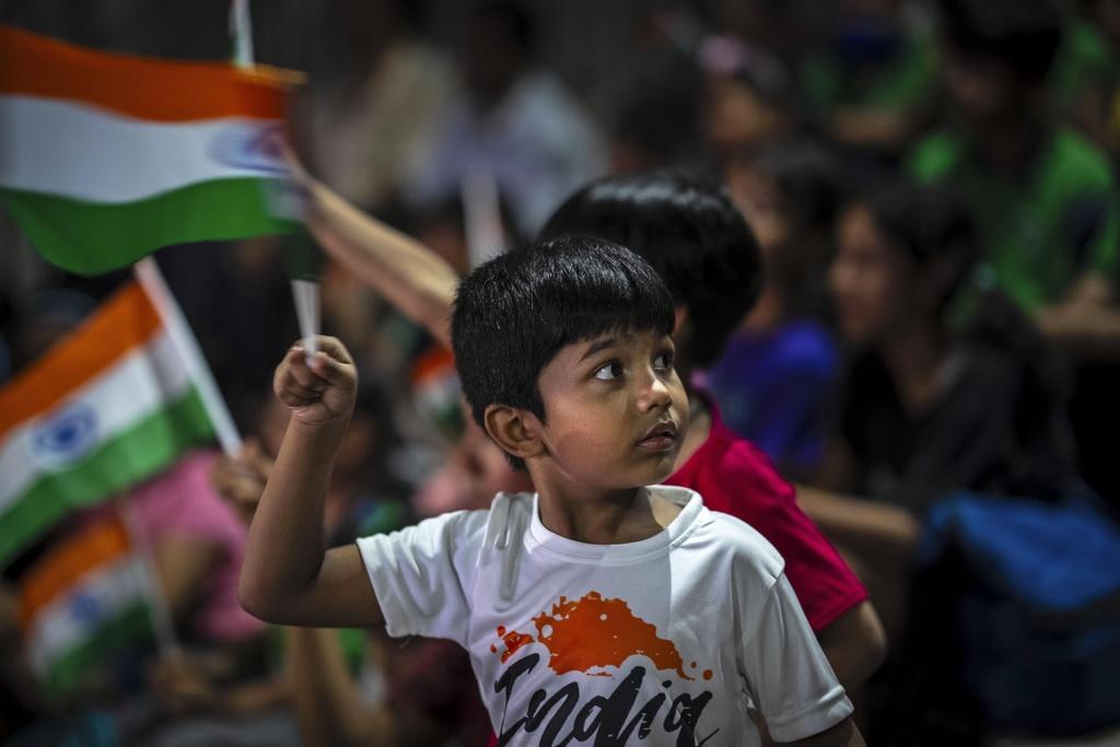 月球南極|印度月船3號成功軟著陸月球南極創全球首例,舉國振奮。(美聯社)